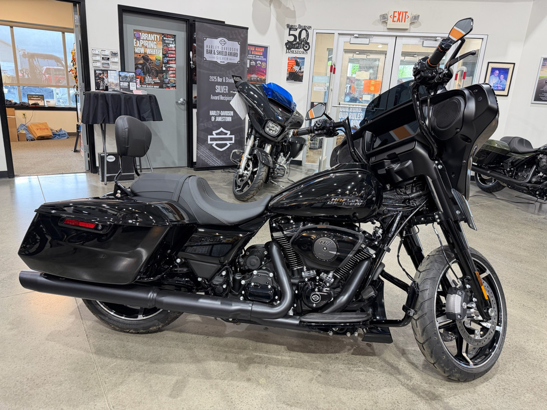 Street Glide®