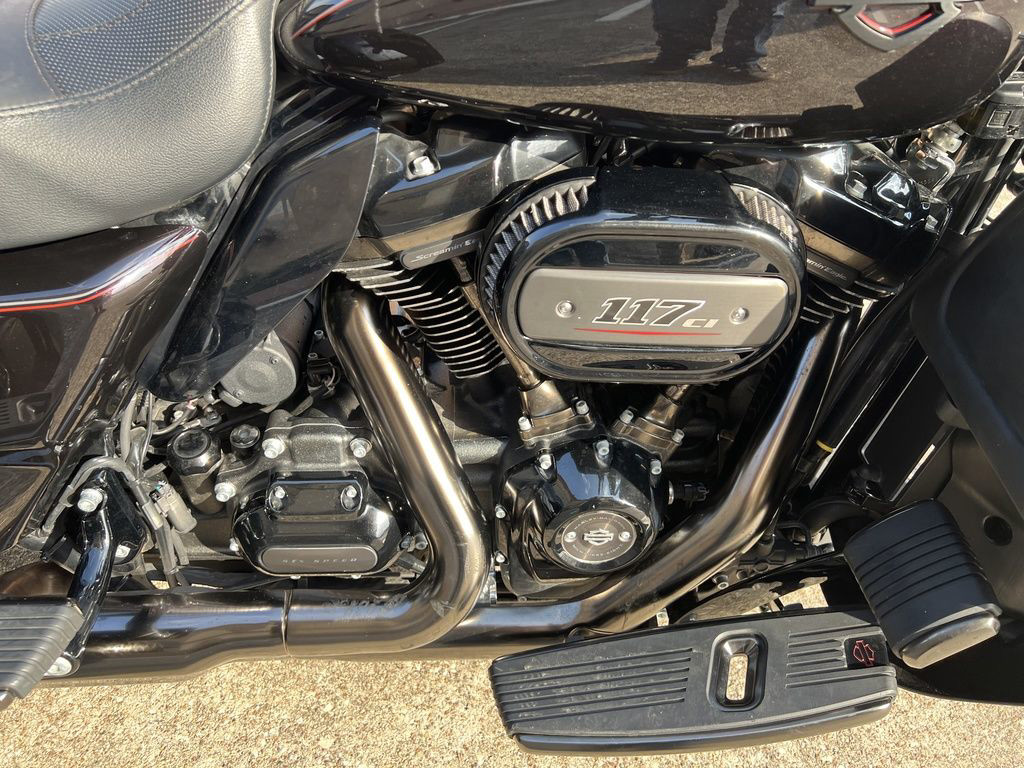 CVO® Tri Glide® Ultra