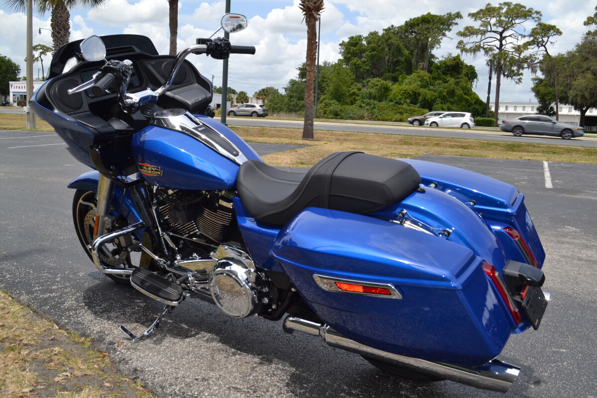Road Glide®