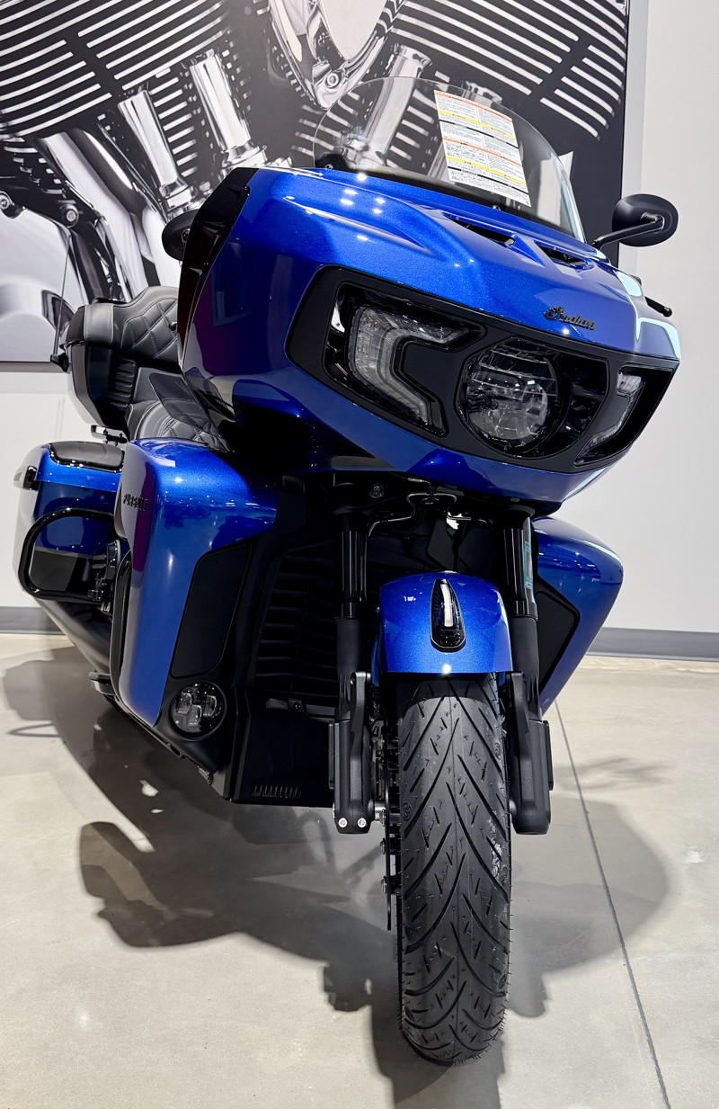 Pursuit Dark Horse 112