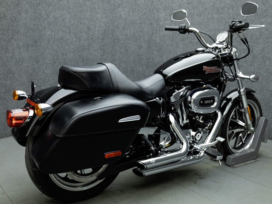 Sportster® SuperLow® 1200T
