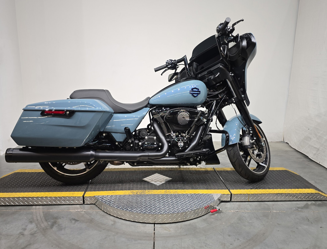 Street Glide®