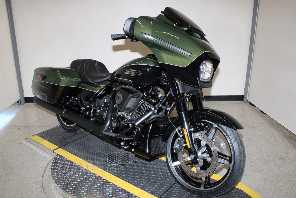Street Glide®