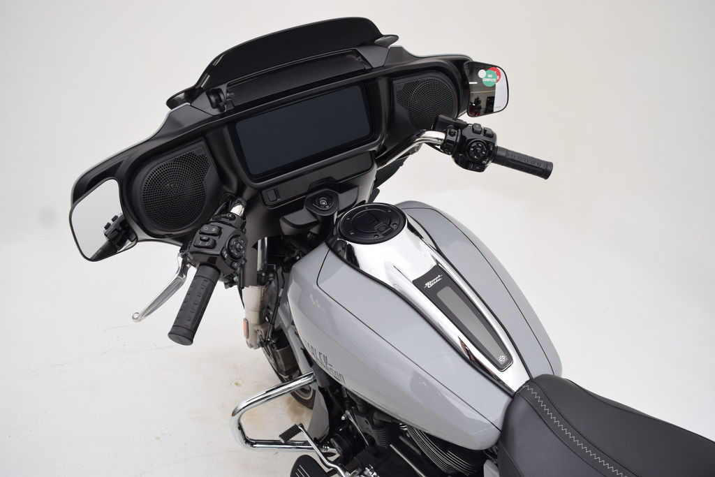 Street Glide®