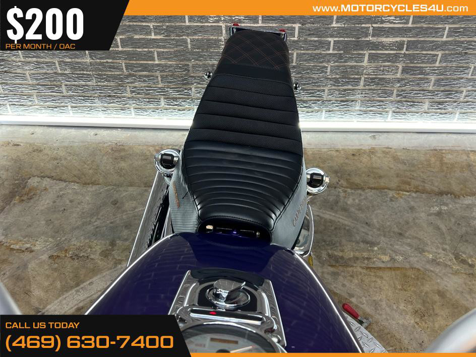 Dyna® Super Glide® Custom