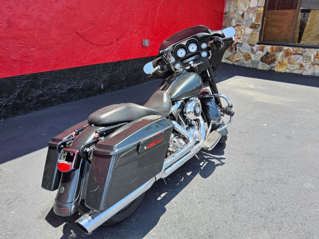 Street Glide®