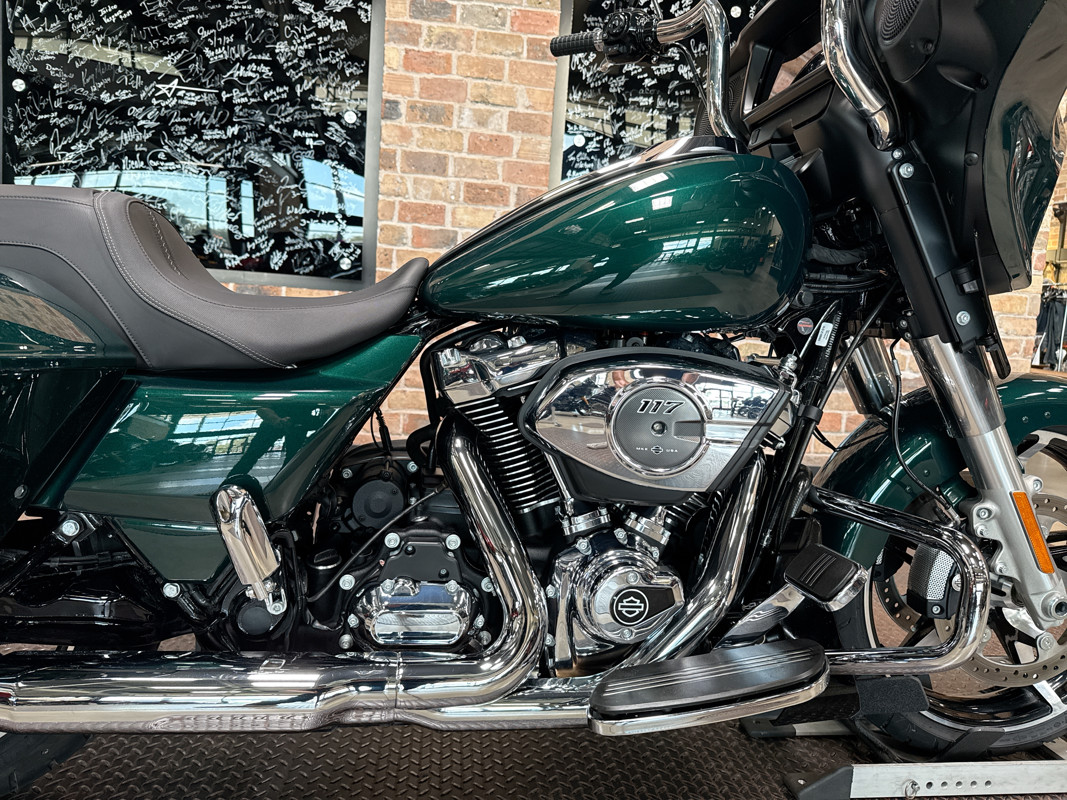 Street Glide®