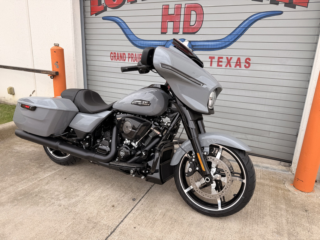 Street Glide®