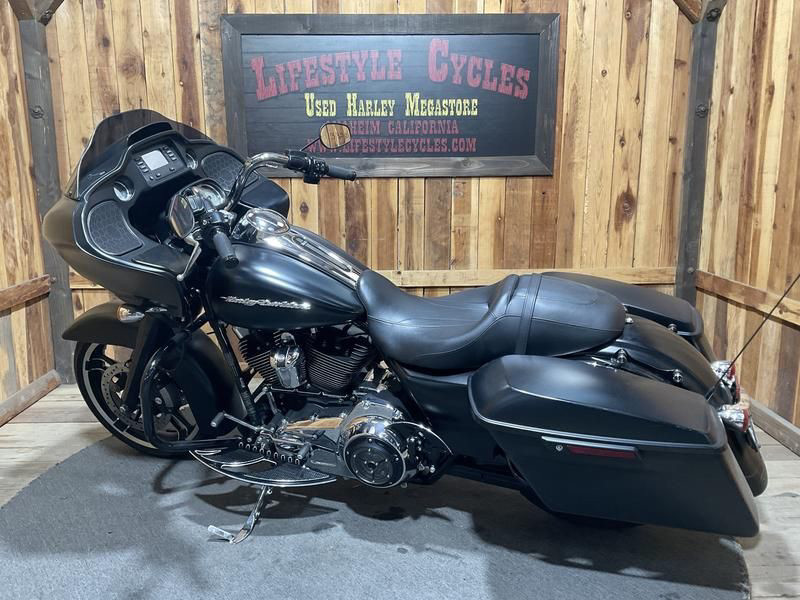 Road Glide®