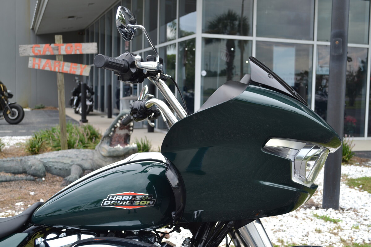 Road Glide®