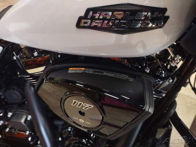 Road Glide®