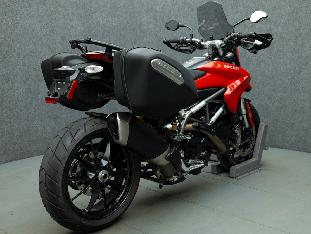 Hyperstrada 939