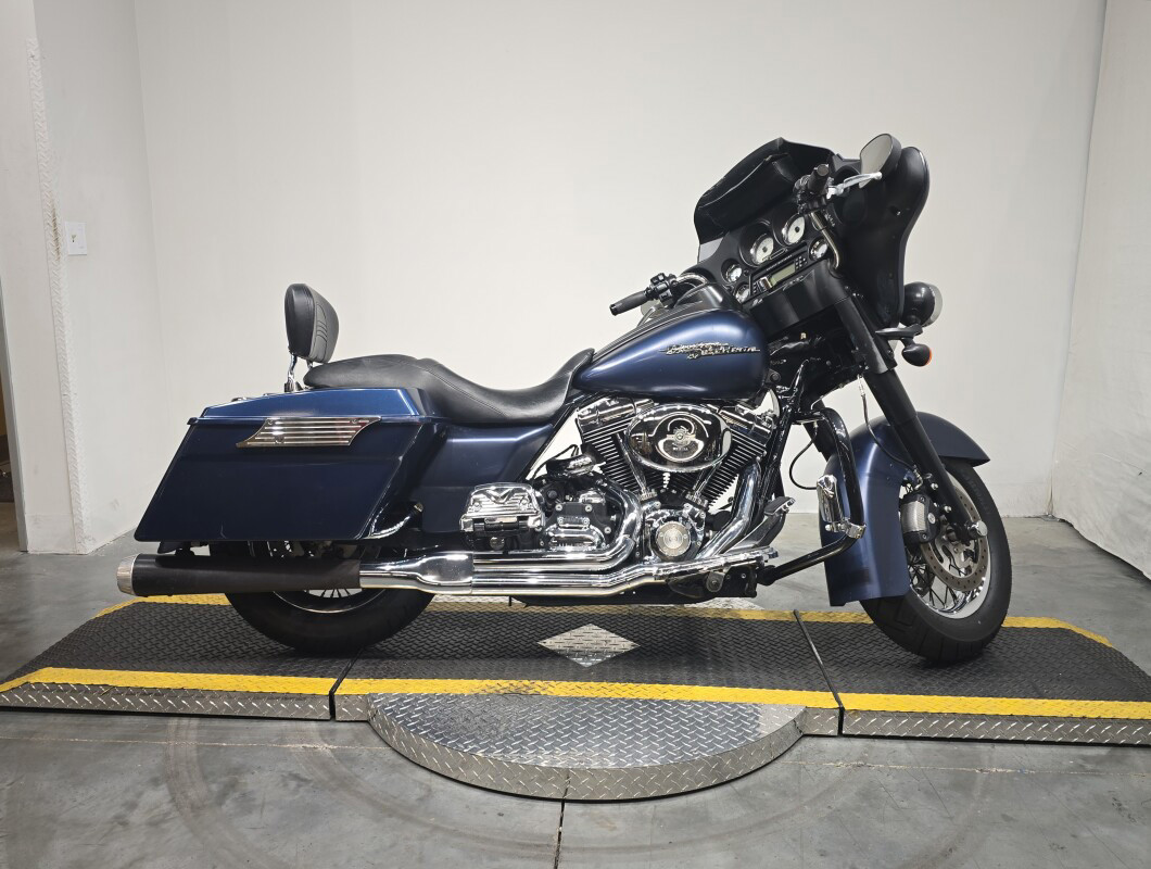 Street Glide®