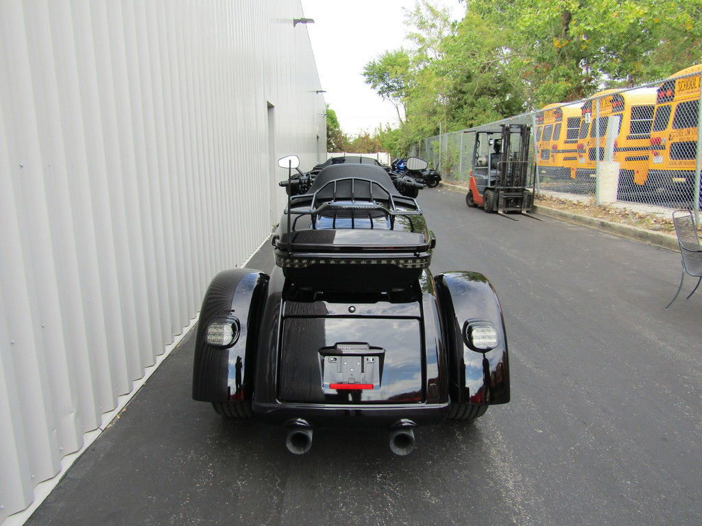 CVO® Tri Glide® Ultra