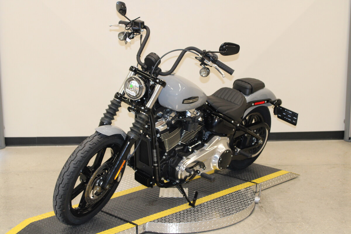 Street Bob®