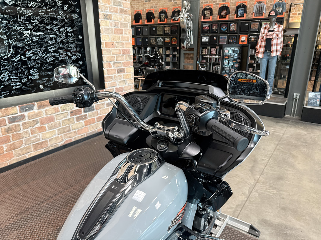 Road Glide®