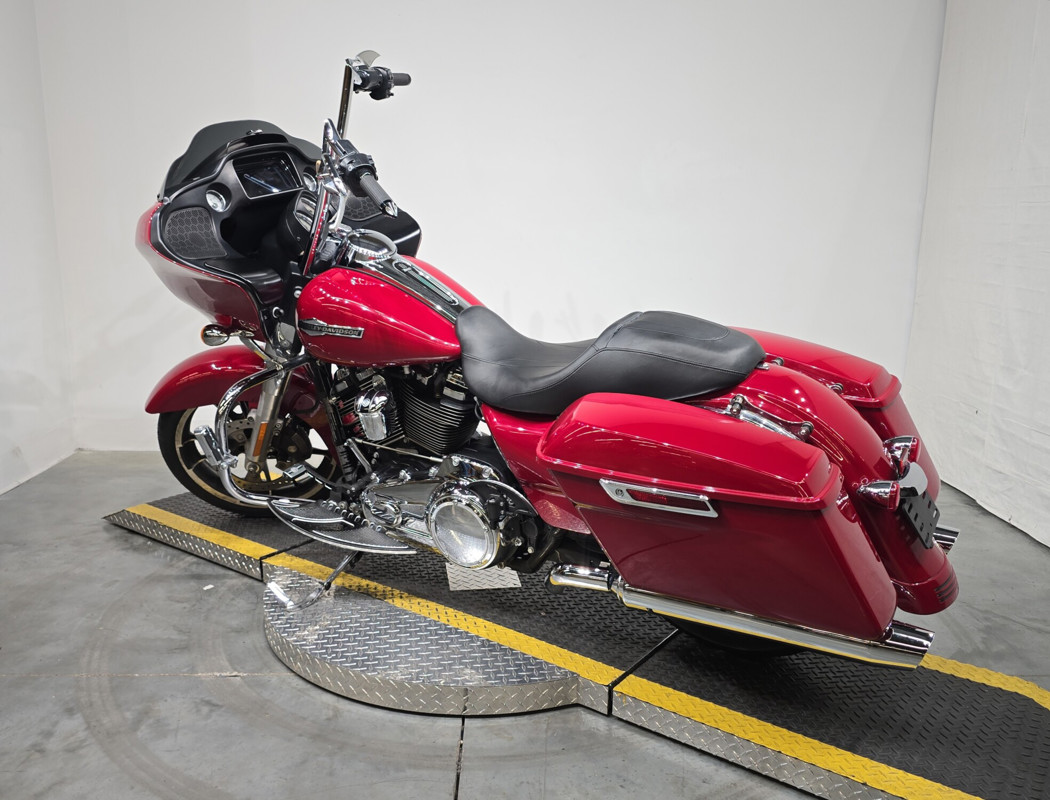 Road Glide®