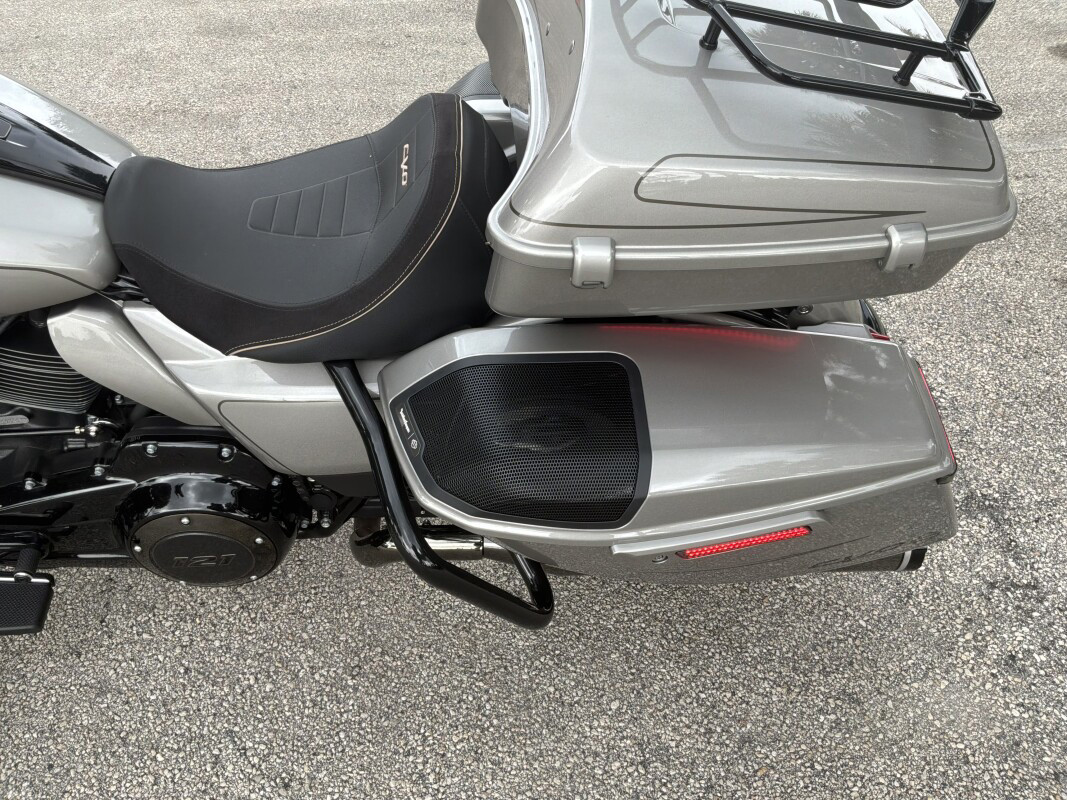 CVO® Street Glide®