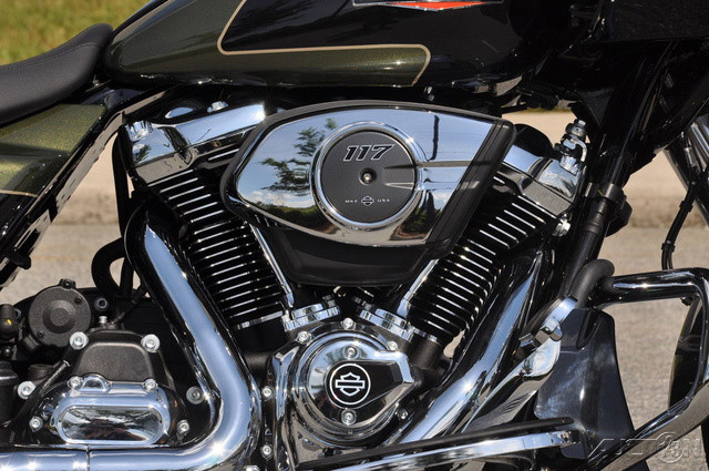 Road Glide®