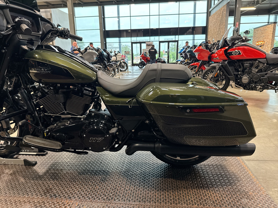 Street Glide®