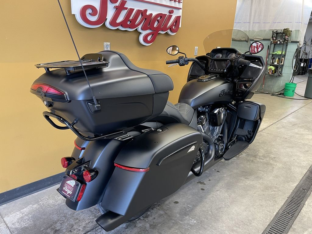 Pursuit Dark Horse Premium Package