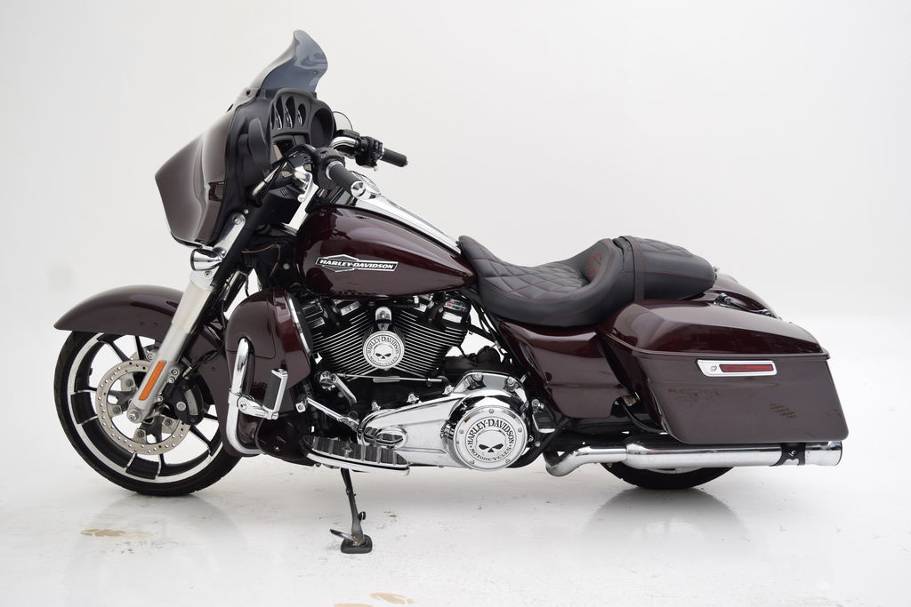 Street Glide®