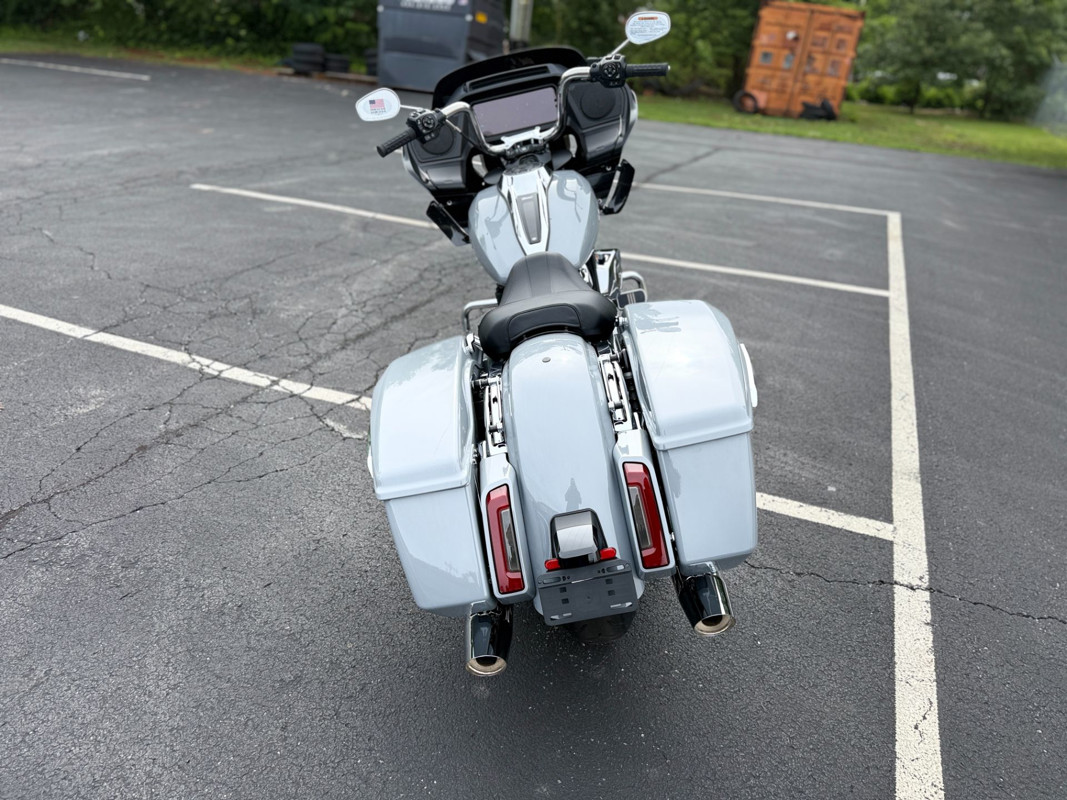 Road Glide®