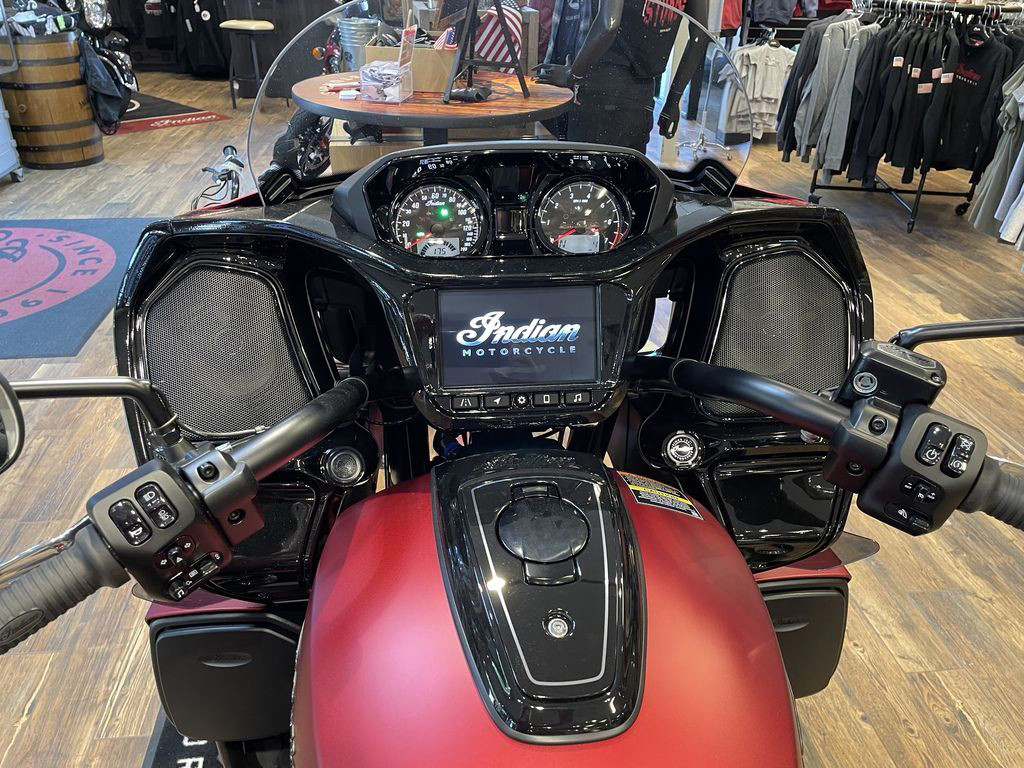 Pursuit Dark Horse 112