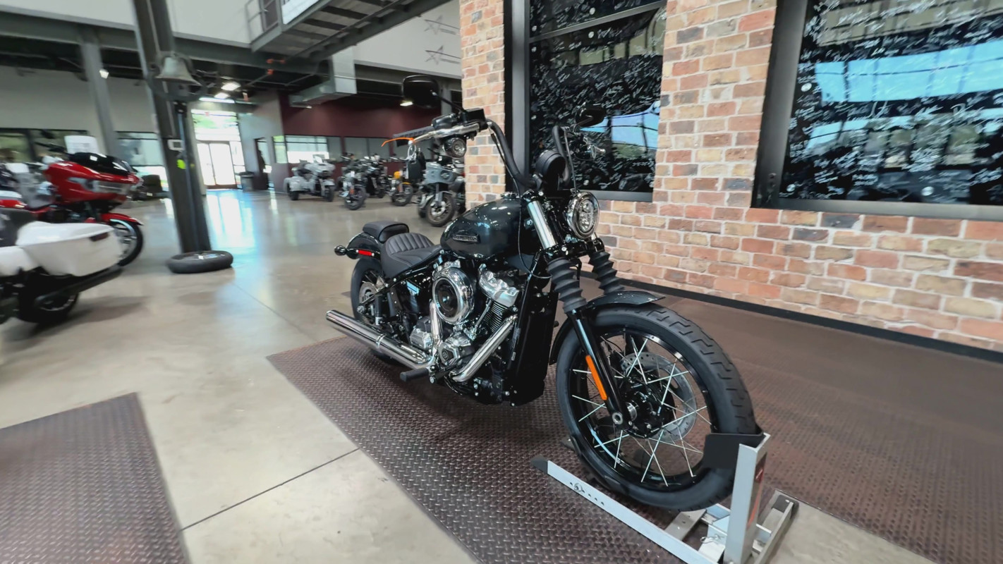 Street Bob®