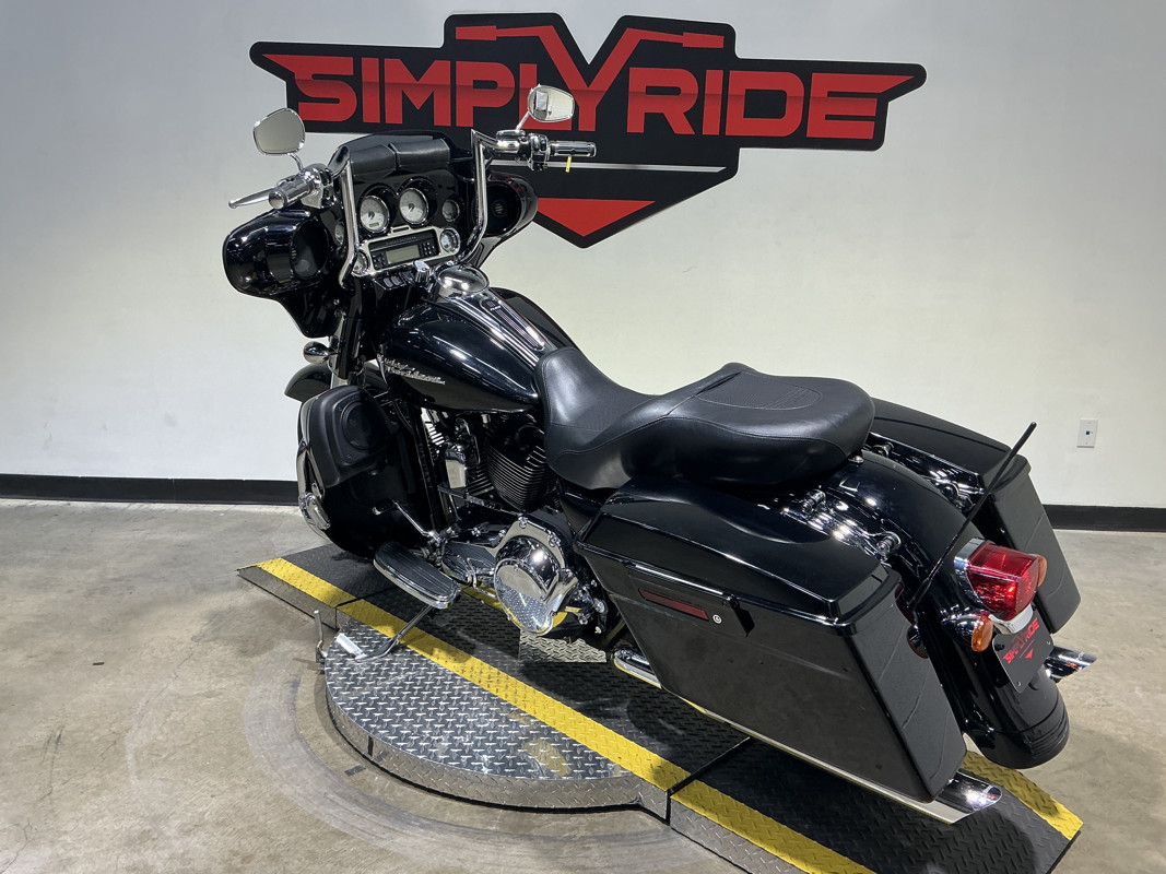 Street Glide®
