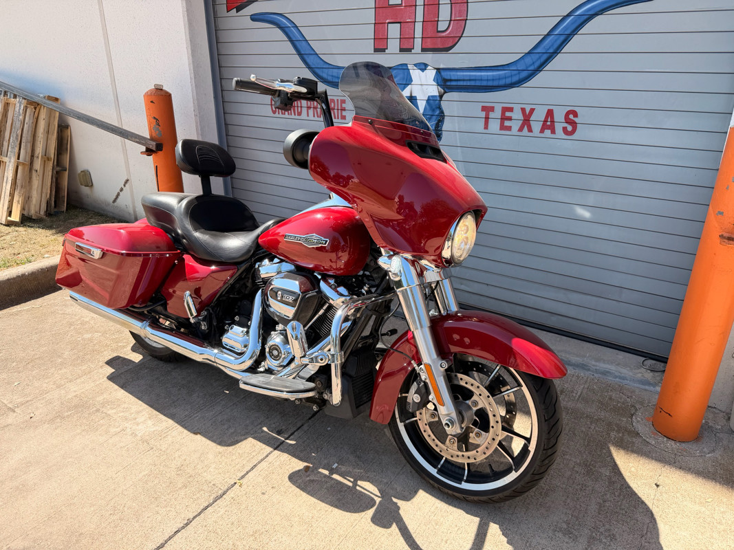 Street Glide®