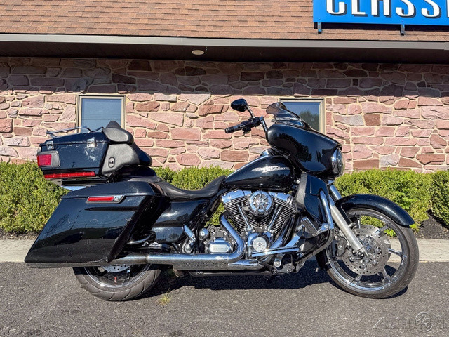 Street Glide®
