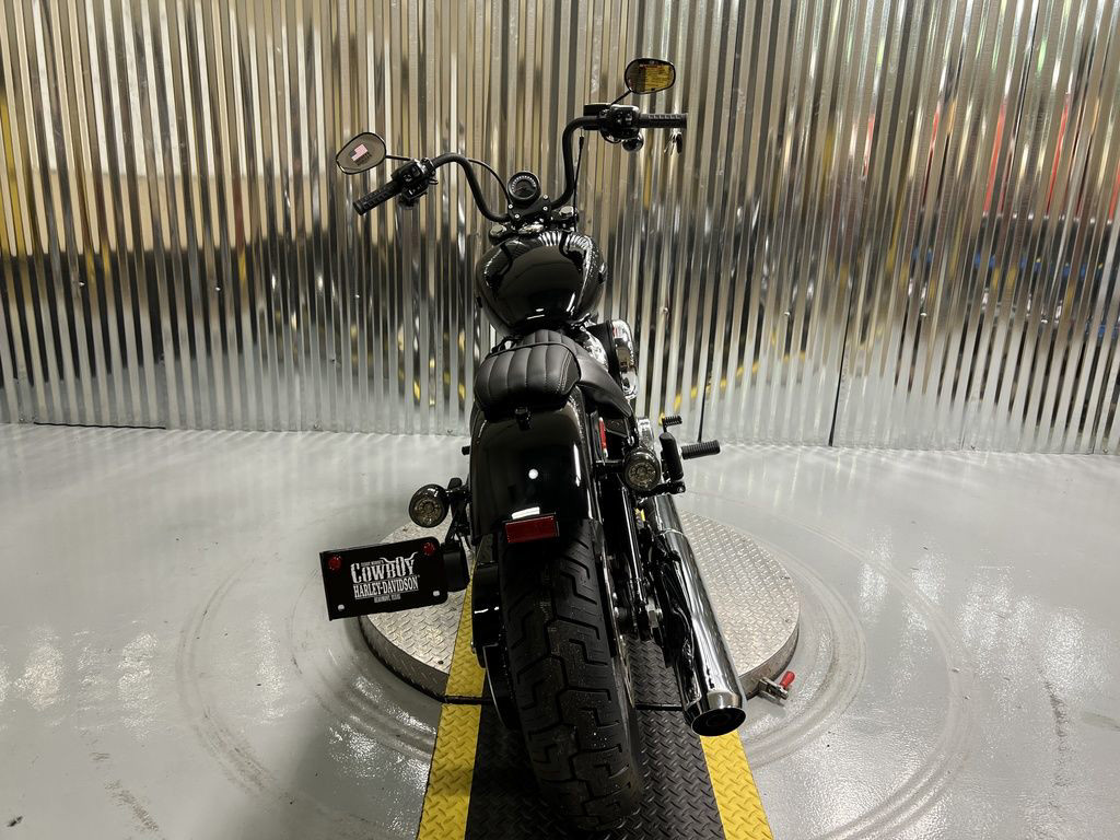 Street Bob®