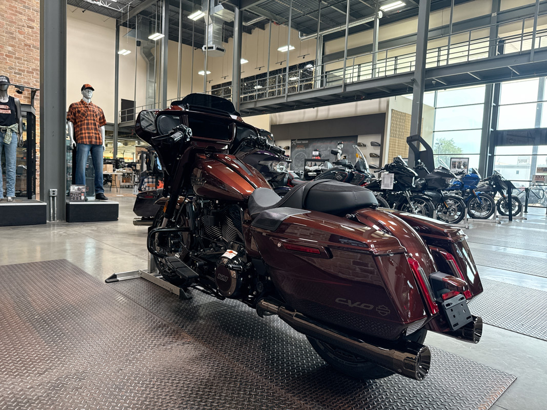 CVO® Street Glide®