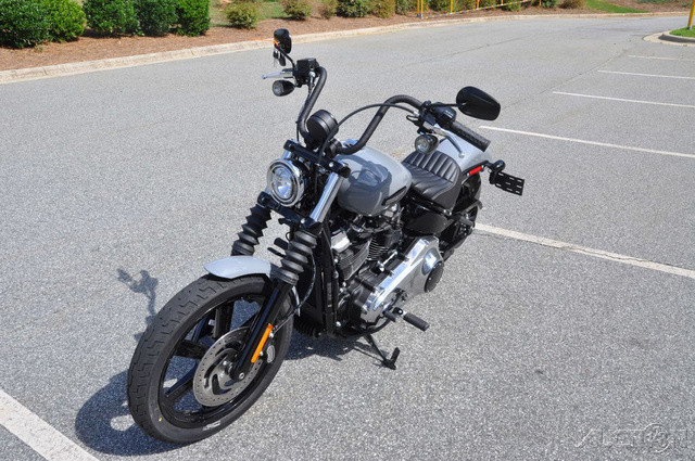Street Bob®