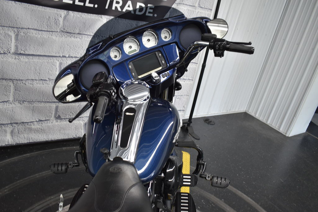 Street Glide®