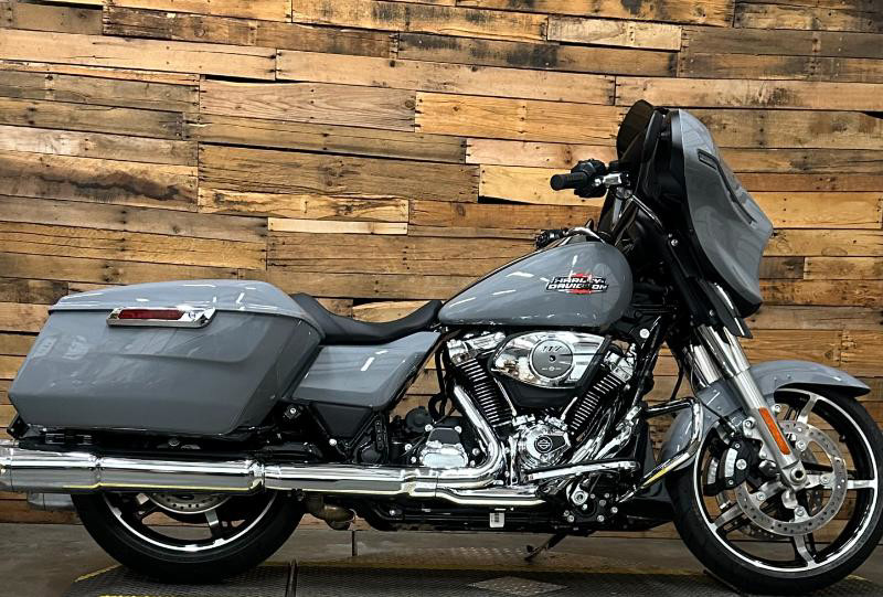 Street Glide®