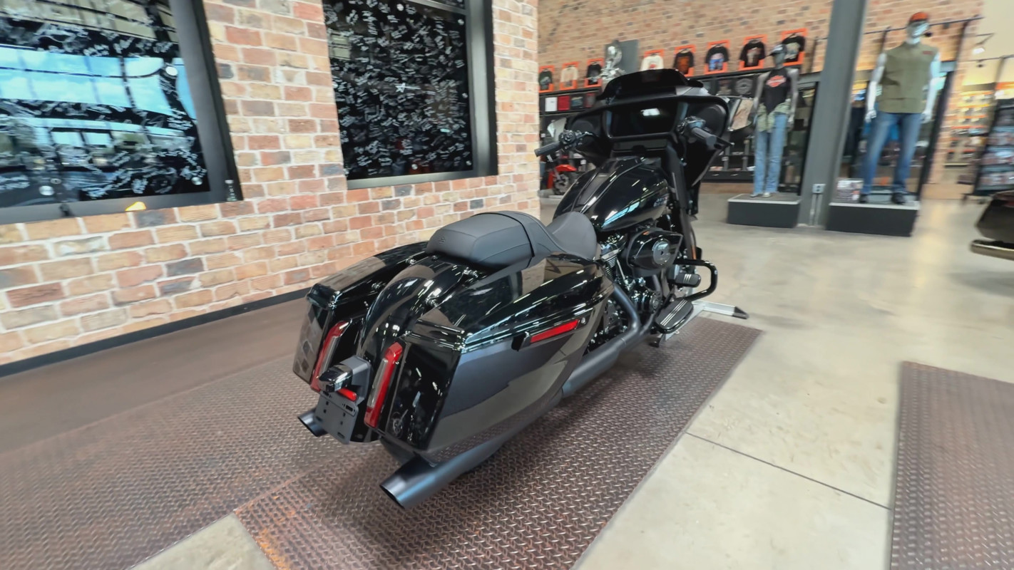 Street Glide®
