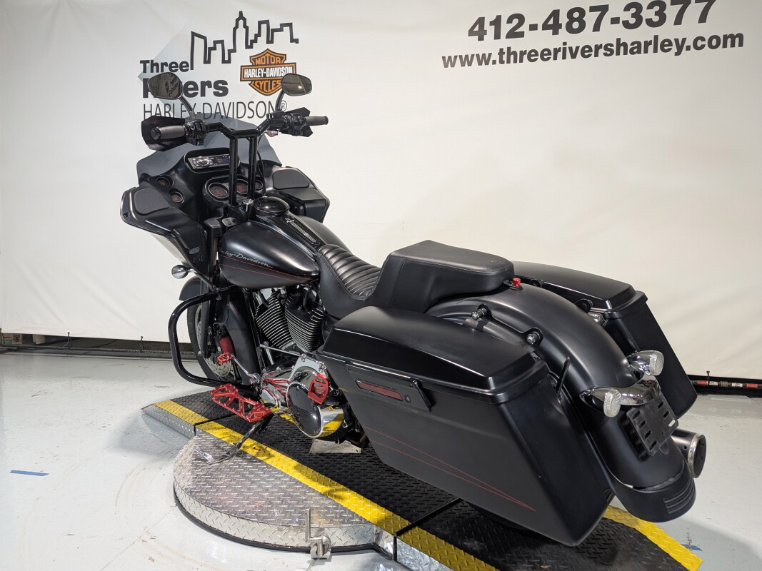 Road Glide® Custom