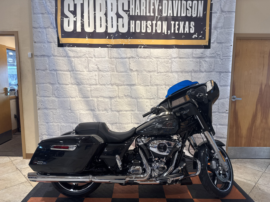 Street Glide®