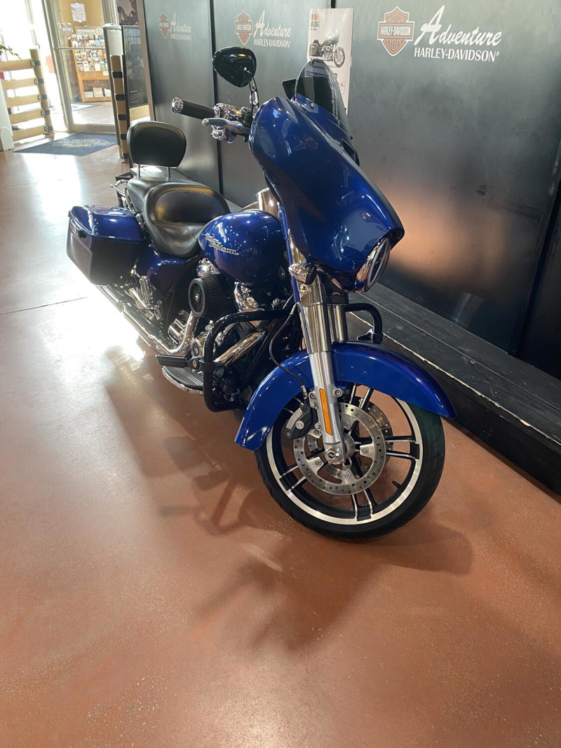 Street Glide®