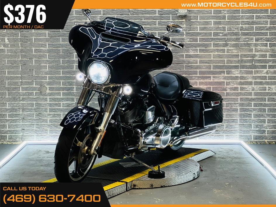 Street Glide®