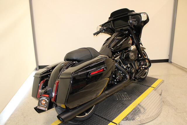 Street Glide®