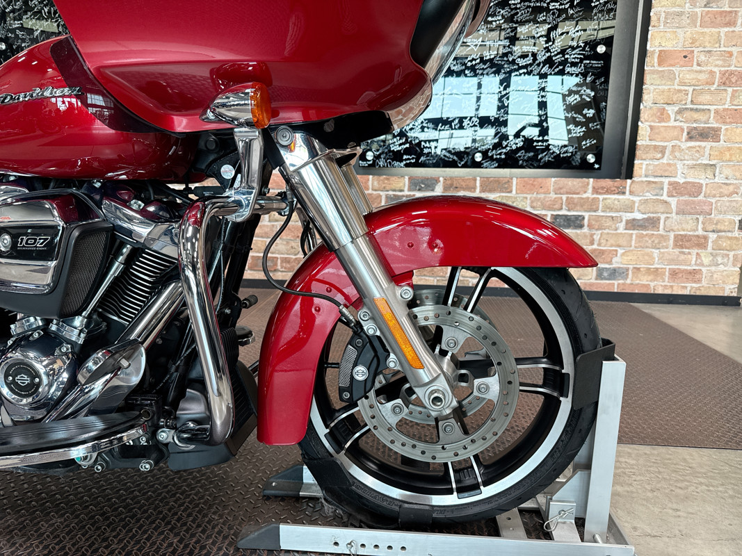 Road Glide®