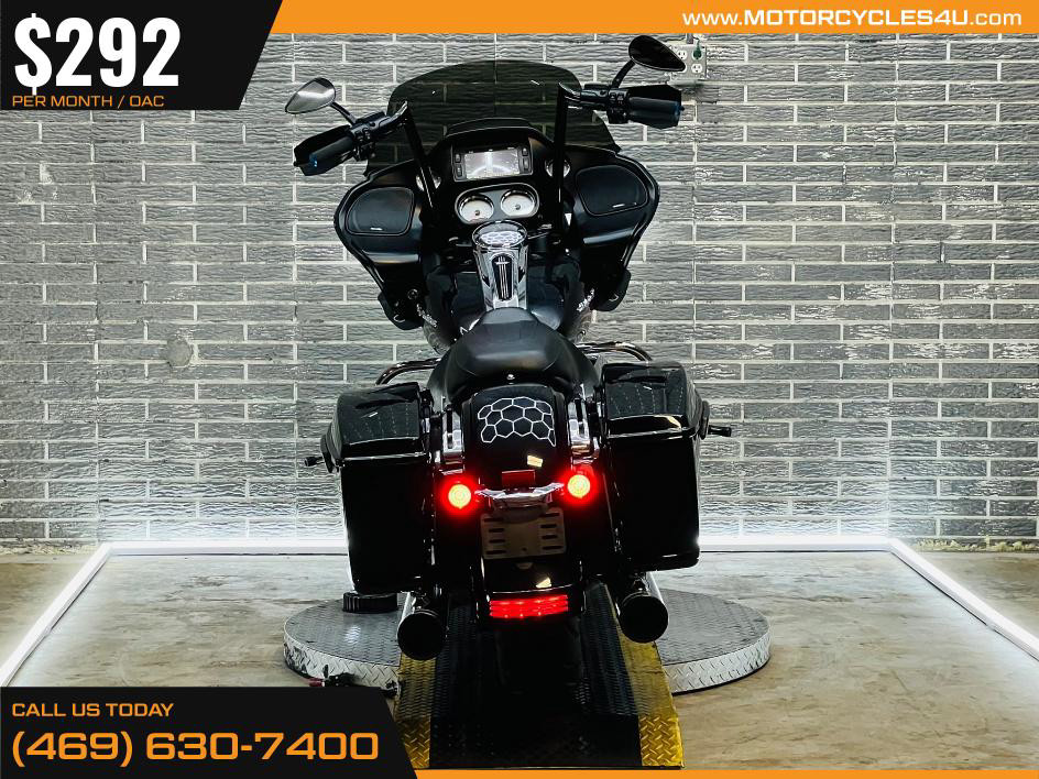 Road Glide®