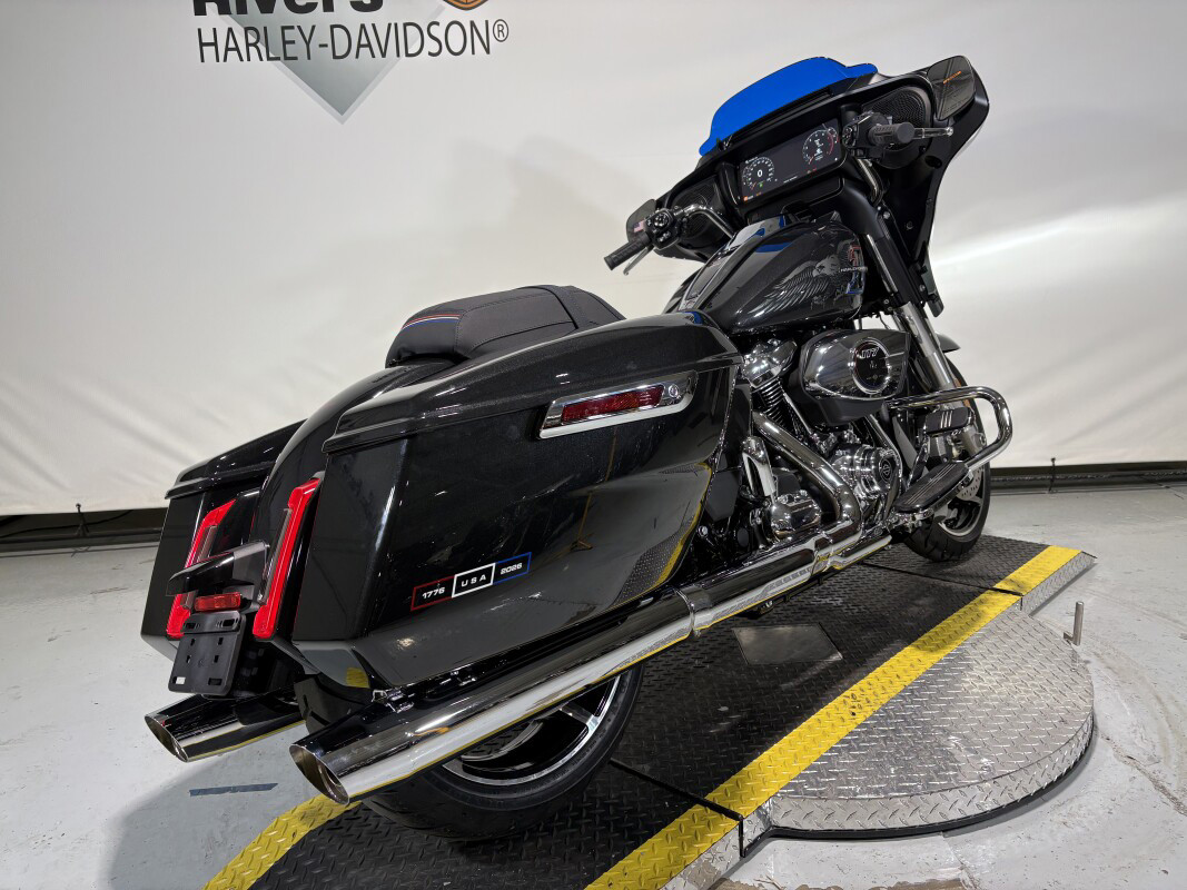 Street Glide®