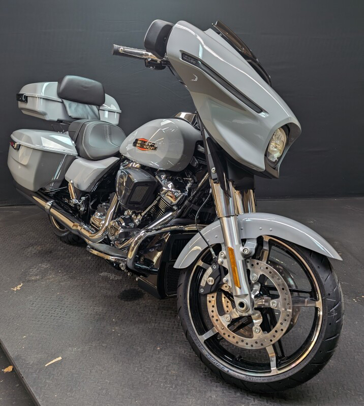 Street Glide®