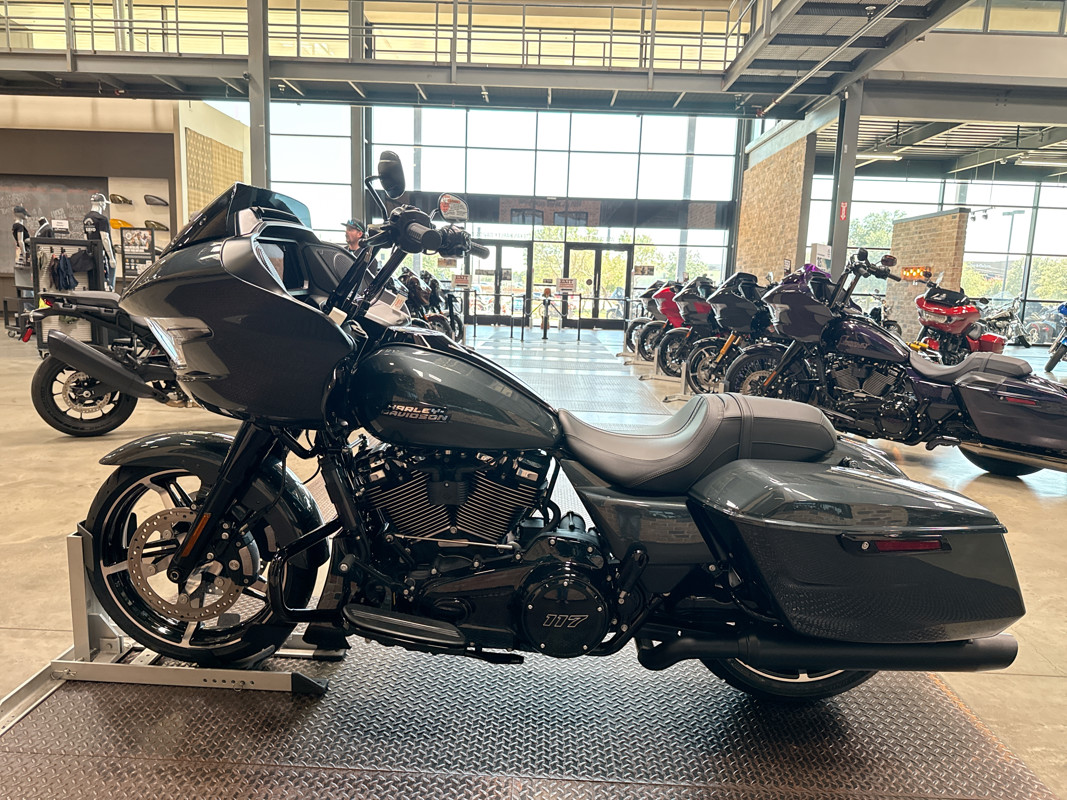 Road Glide®