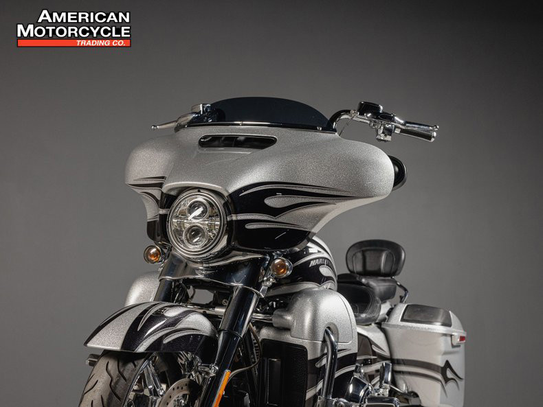 CVO® Street Glide®