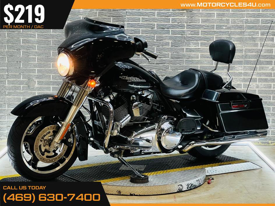 Street Glide®
